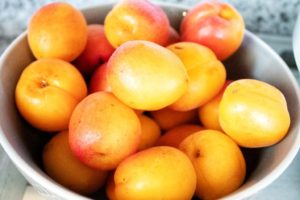 Apricots, Recipe for a tasty crumble cake