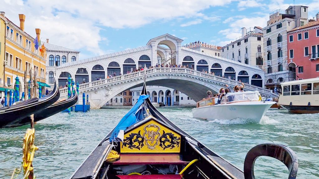 Ponte Rialto, Venedig, Blick von der Gondel